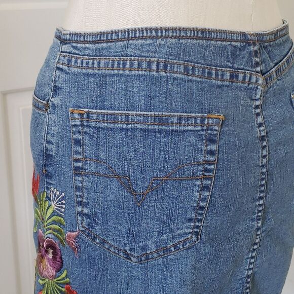 💐 Vintage Y2K Embroidered Denim Mini Skirt Floral Bird Jean Skirt SMALL - Picture 10 of 14
